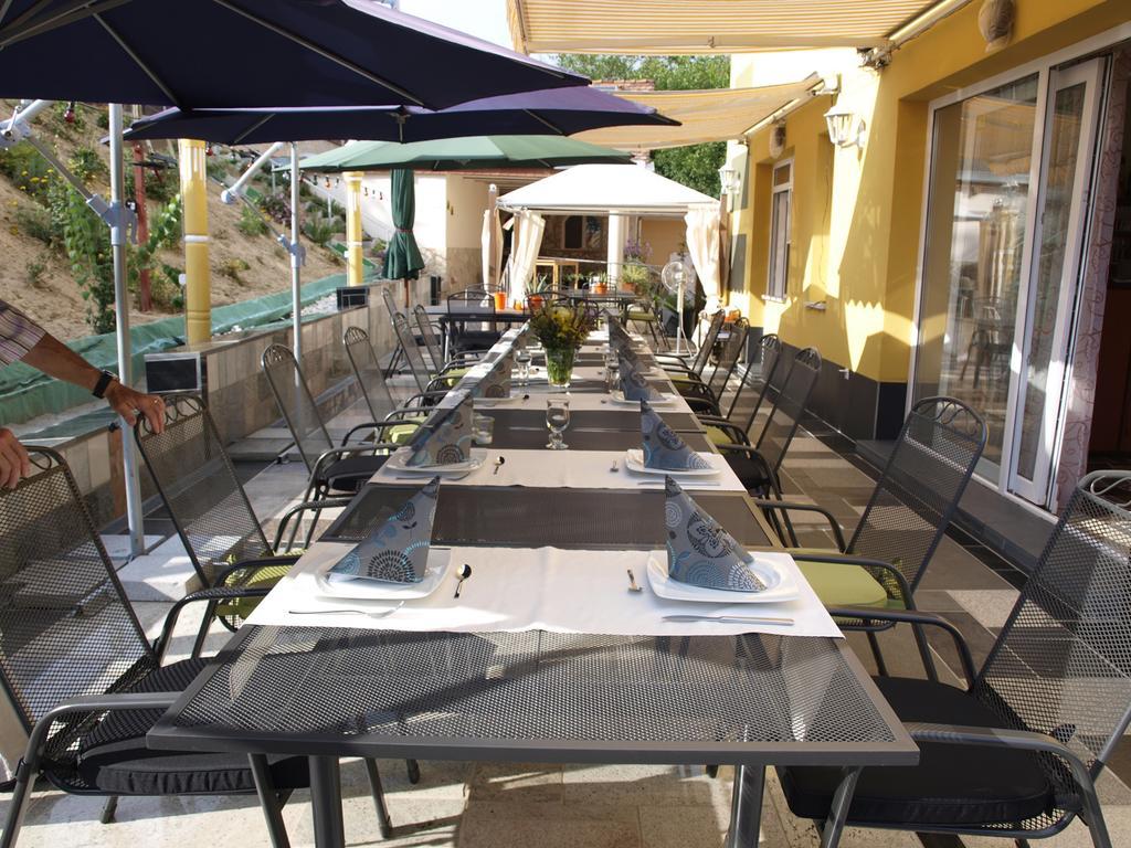Alt Baden Apartement Dunaszekcso Exterior foto
